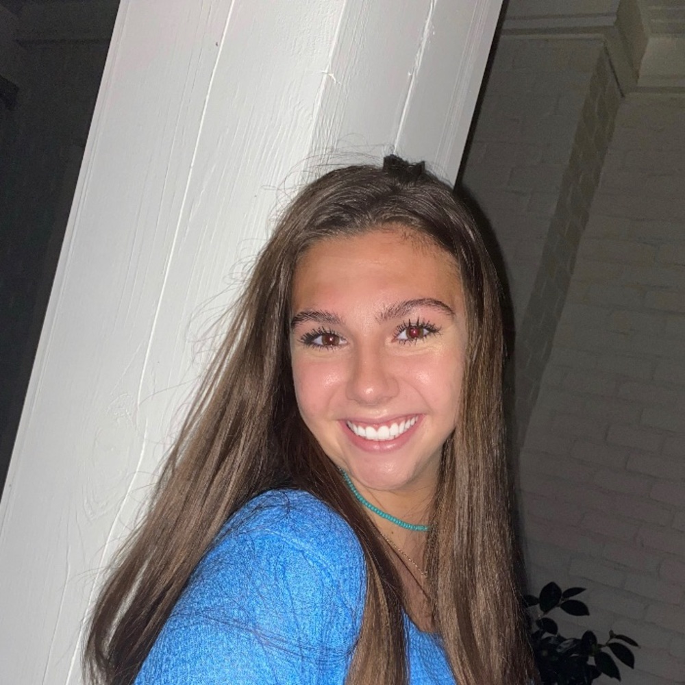 Meet your Posher, Chloe